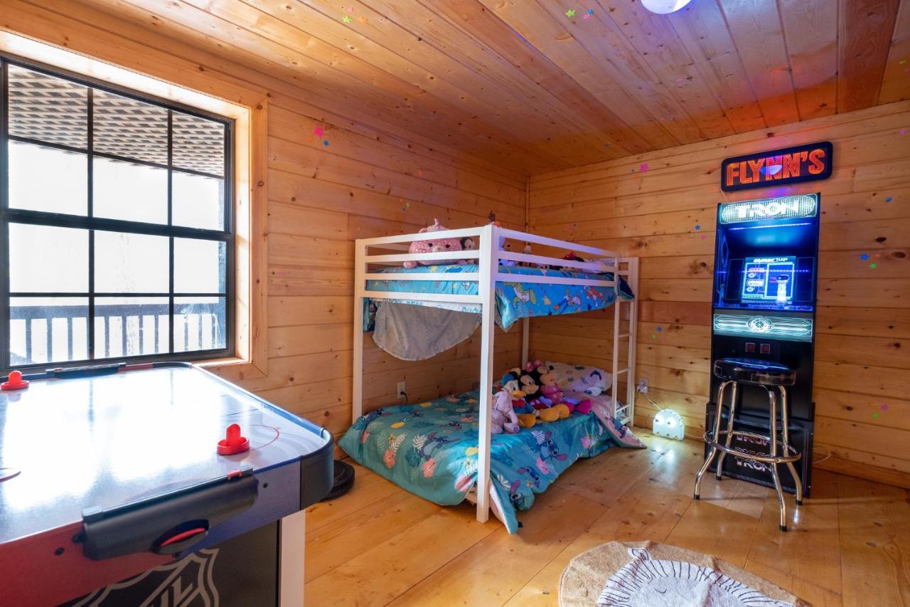 Three Dog Night - Pet-Friendly Cabin With Hot Tub Villa บลูริดจ์ ภายนอก รูปภาพ