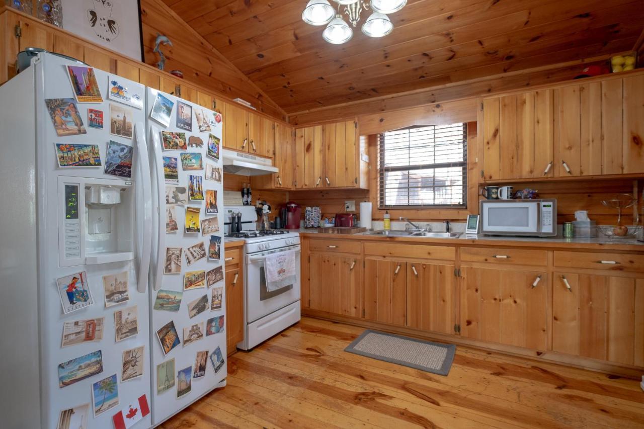 Three Dog Night - Pet-Friendly Cabin With Hot Tub Villa บลูริดจ์ ภายนอก รูปภาพ